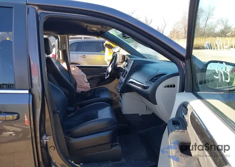 2018 Dodge Grand Caravan Sxt z USA, uszkodzony, nr VIN 2C7WDGCG8JR218598